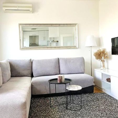 Cozy Nest Savada Appartement Belgrado Buitenkant foto